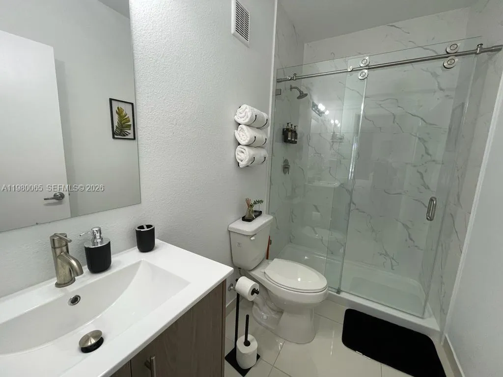 302 Nw 11th Ct 302, Florida City, Florida 33034, Florida City, Florida 33034, 5 Bedrooms Bedrooms, ,4 BathroomsBathrooms,Residential Lease,For Rent,302 Nw 11th Ct 302, Florida City, Florida 33034,A11980065