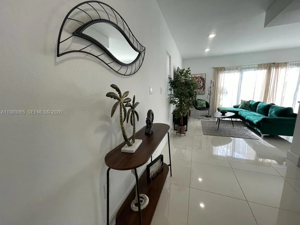 302 Nw 11th Ct 302, Florida City, Florida 33034, Florida City, Florida 33034, 5 Bedrooms Bedrooms, ,4 BathroomsBathrooms,Residential Lease,For Rent,302 Nw 11th Ct 302, Florida City, Florida 33034,A11980065