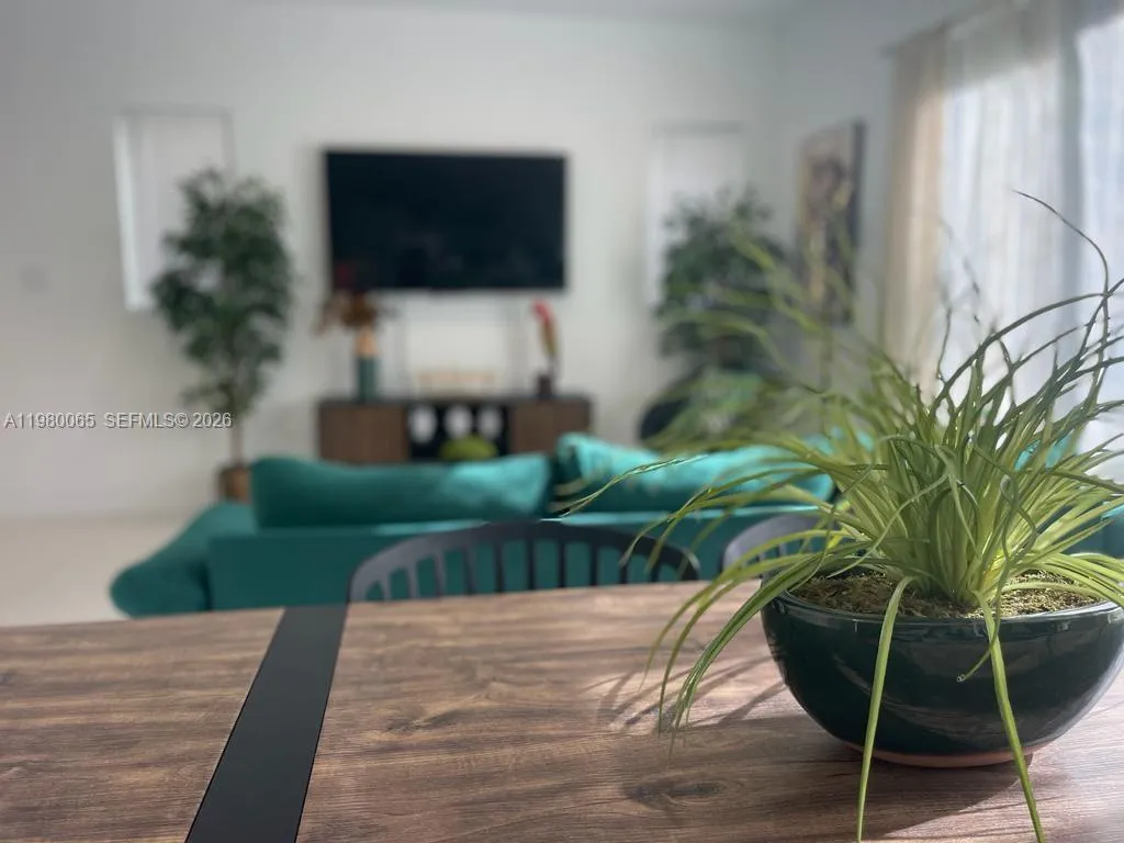 302 Nw 11th Ct 302, Florida City, Florida 33034, Florida City, Florida 33034, 5 Bedrooms Bedrooms, ,4 BathroomsBathrooms,Residential Lease,For Rent,302 Nw 11th Ct 302, Florida City, Florida 33034,A11980065