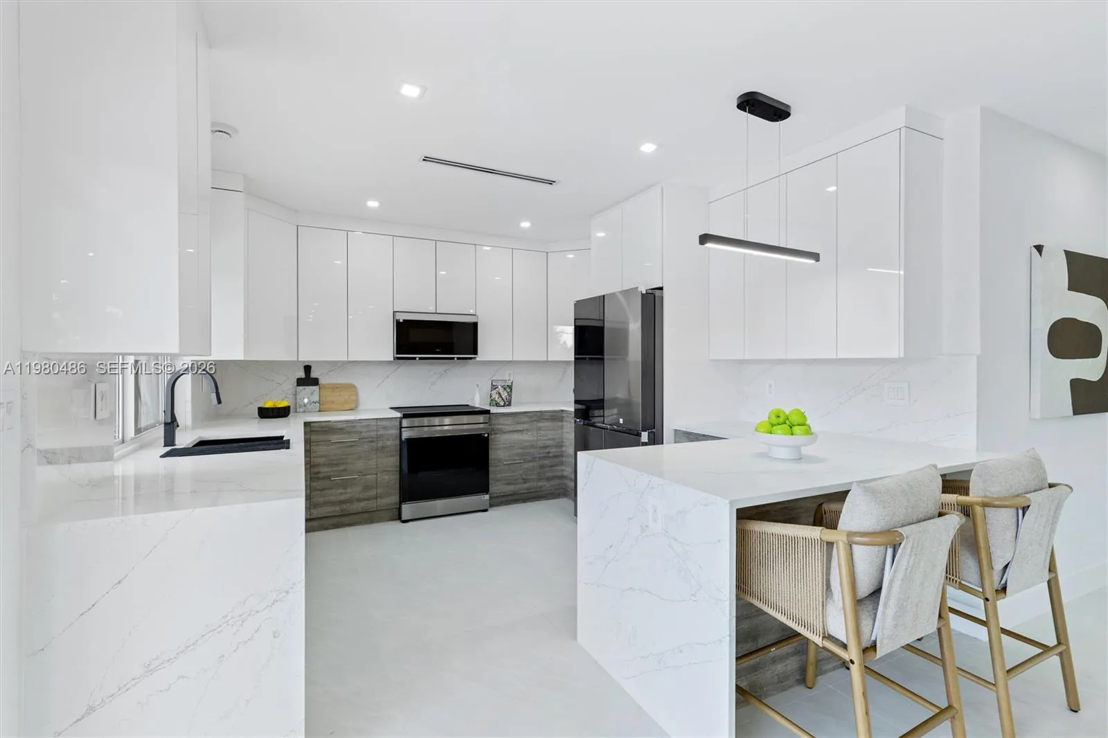 1840 Ne 199th St, Miami, Florida 33179, Miami, Florida 33179, 5 Bedrooms Bedrooms, ,5 BathroomsBathrooms,Residential,For Sale,1840 Ne 199th St, Miami, Florida 33179,A11980486