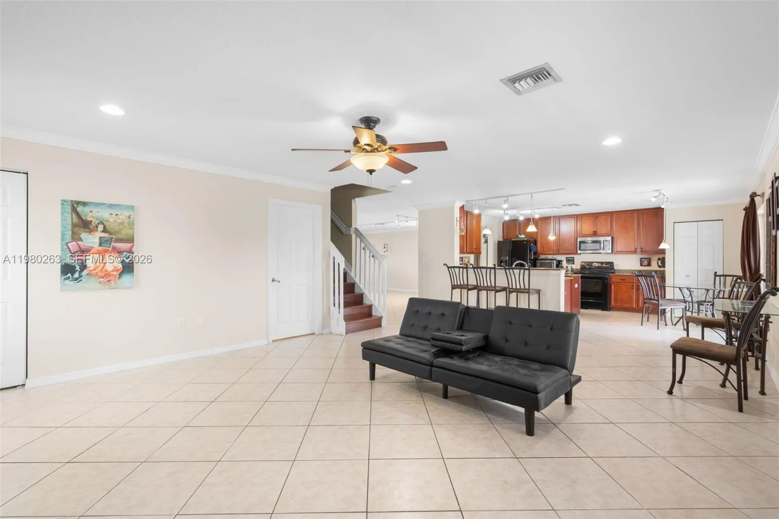 iBig waterfront family room overlooking pool g family room overlooking the pool and water