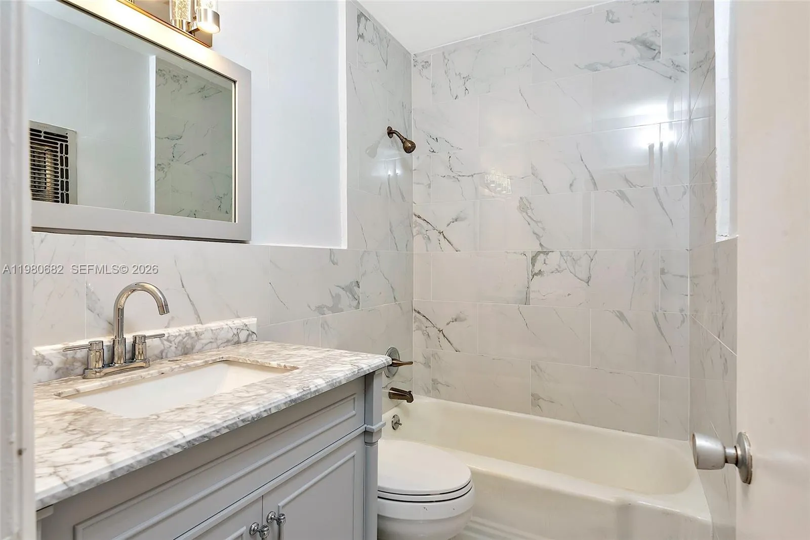 820 Sw 11th Ave 14b, Hallandale Beach, Florida 330, Hallandale Beach, Florida 33009, 1 Bedroom Bedrooms, ,1 BathroomBathrooms,Residential Lease,For Rent,820 Sw 11th Ave 14b, Hallandale Beach, Florida 330,A11980682