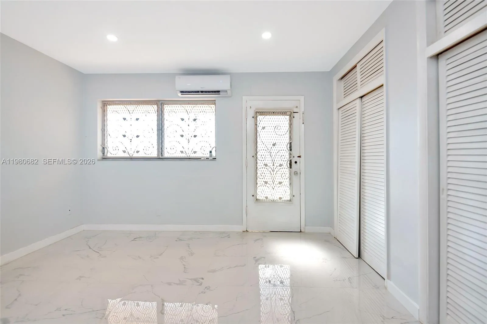 820 Sw 11th Ave 14b, Hallandale Beach, Florida 330, Hallandale Beach, Florida 33009, 1 Bedroom Bedrooms, ,1 BathroomBathrooms,Residential Lease,For Rent,820 Sw 11th Ave 14b, Hallandale Beach, Florida 330,A11980682