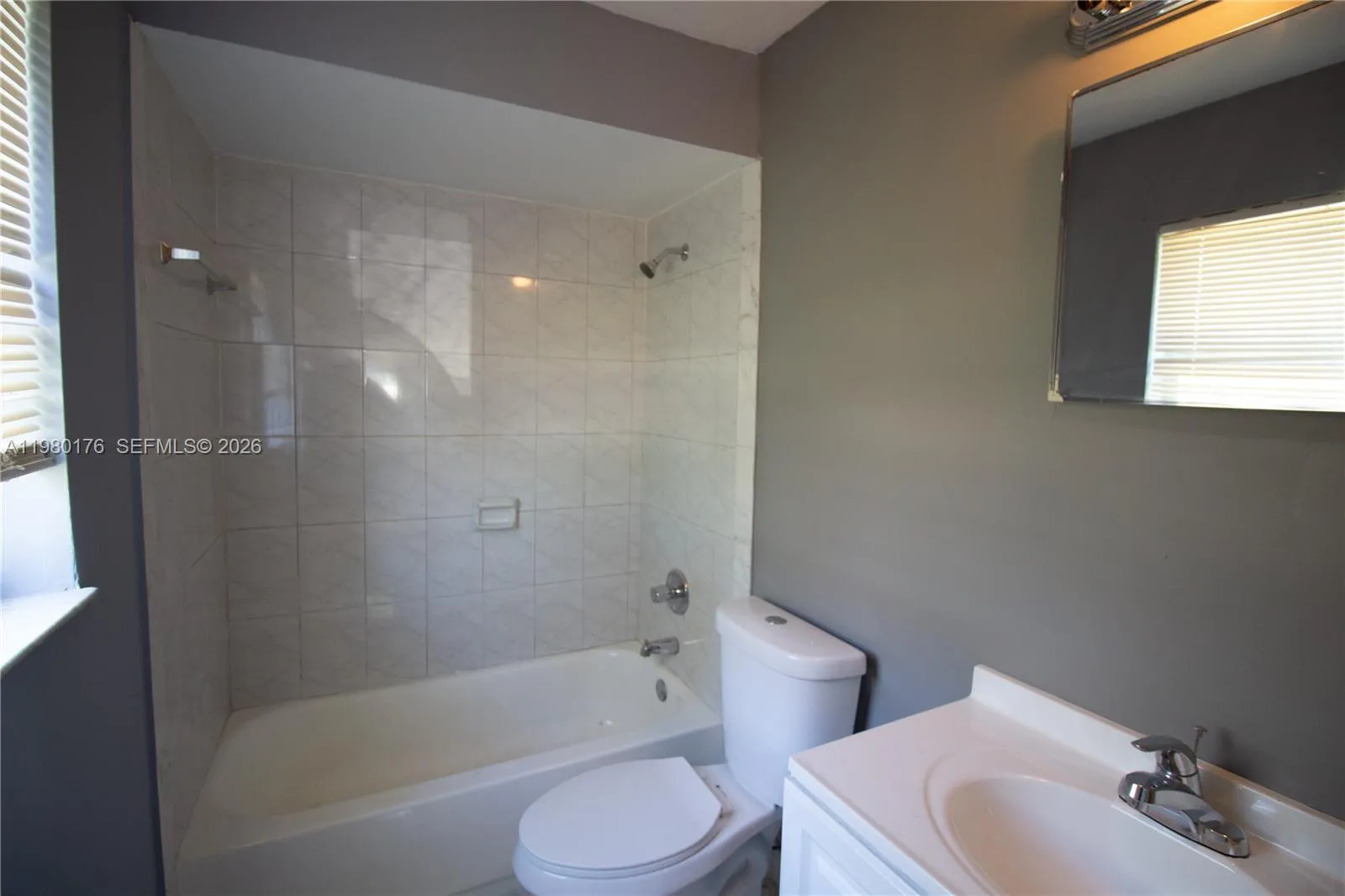 825 Sw 10th St C, Hallandale Beach, Florida 33009, Hallandale Beach, Florida 33009, 2 Bedrooms Bedrooms, ,2 BathroomsBathrooms,Residential Lease,For Rent,825 Sw 10th St C, Hallandale Beach, Florida 33009,A11980176