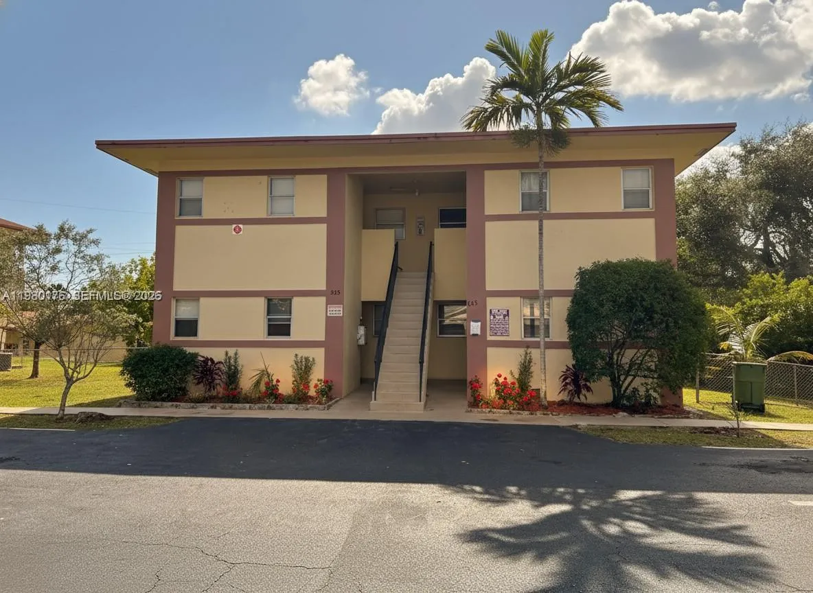 825 Sw 10th St C, Hallandale Beach, Florida 33009, Hallandale Beach, Florida 33009, 2 Bedrooms Bedrooms, ,2 BathroomsBathrooms,Residential Lease,For Rent,825 Sw 10th St C, Hallandale Beach, Florida 33009,A11980176