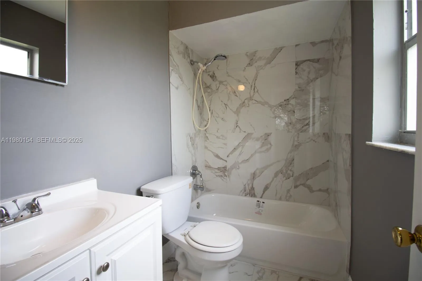 825 Sw 10th St B, Hallandale Beach, Florida 33009, Hallandale Beach, Florida 33009, 2 Bedrooms Bedrooms, ,2 BathroomsBathrooms,Residential Lease,For Rent,825 Sw 10th St B, Hallandale Beach, Florida 33009,A11980154