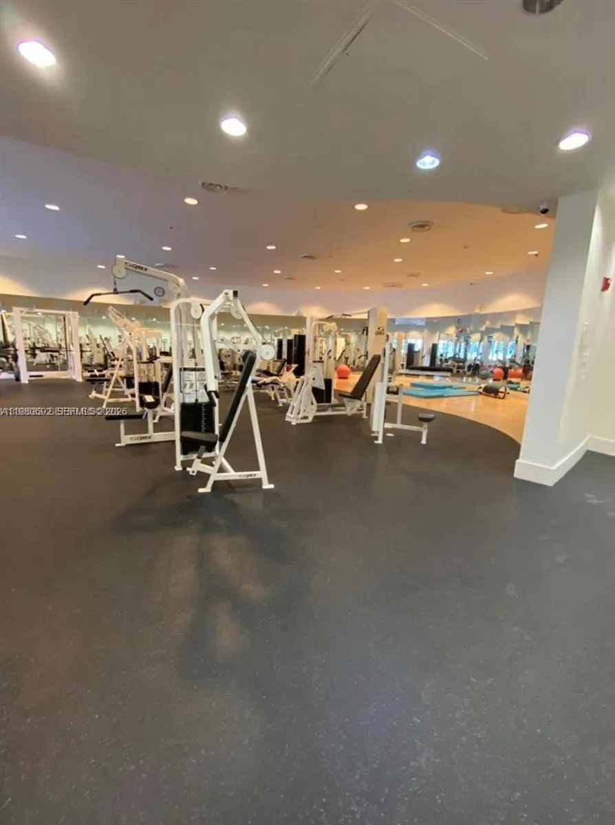 5600 Collins Ave 9y, Miami Beach, Florida 33140, Miami Beach, Florida 33140, 2 Bedrooms Bedrooms, ,2 BathroomsBathrooms,Residential Lease,For Rent,5600 Collins Ave 9y, Miami Beach, Florida 33140,A11980692