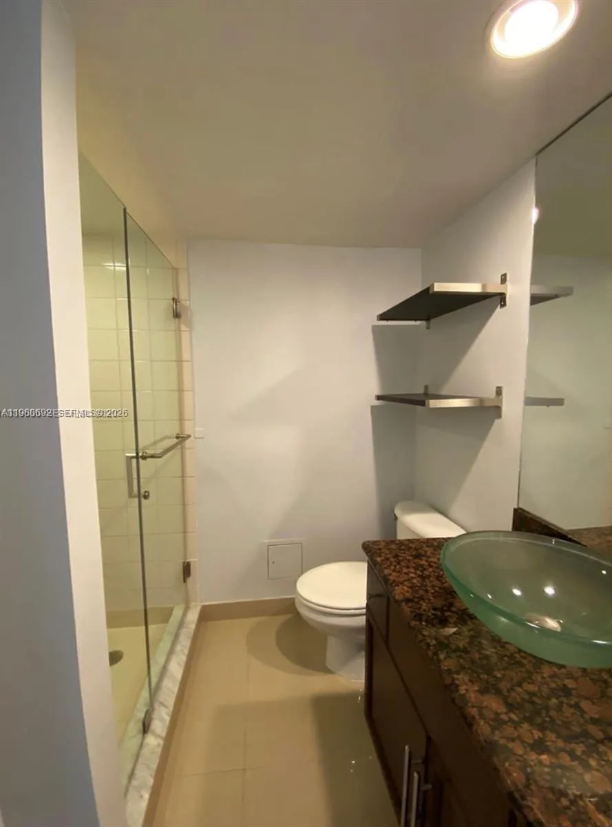 5600 Collins Ave 9y, Miami Beach, Florida 33140, Miami Beach, Florida 33140, 2 Bedrooms Bedrooms, ,2 BathroomsBathrooms,Residential Lease,For Rent,5600 Collins Ave 9y, Miami Beach, Florida 33140,A11980692
