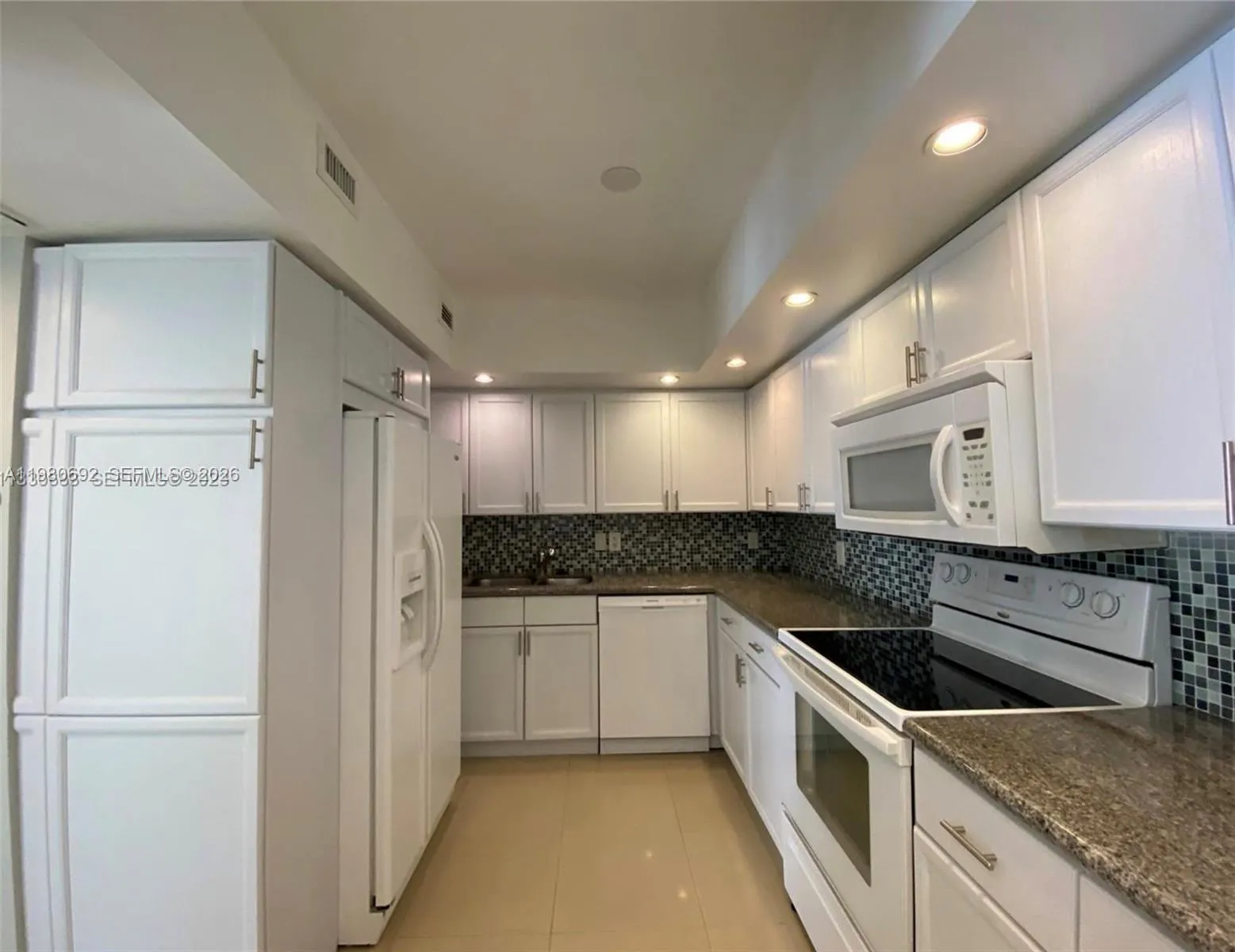 5600 Collins Ave 9y, Miami Beach, Florida 33140, Miami Beach, Florida 33140, 2 Bedrooms Bedrooms, ,2 BathroomsBathrooms,Residential Lease,For Rent,5600 Collins Ave 9y, Miami Beach, Florida 33140,A11980692