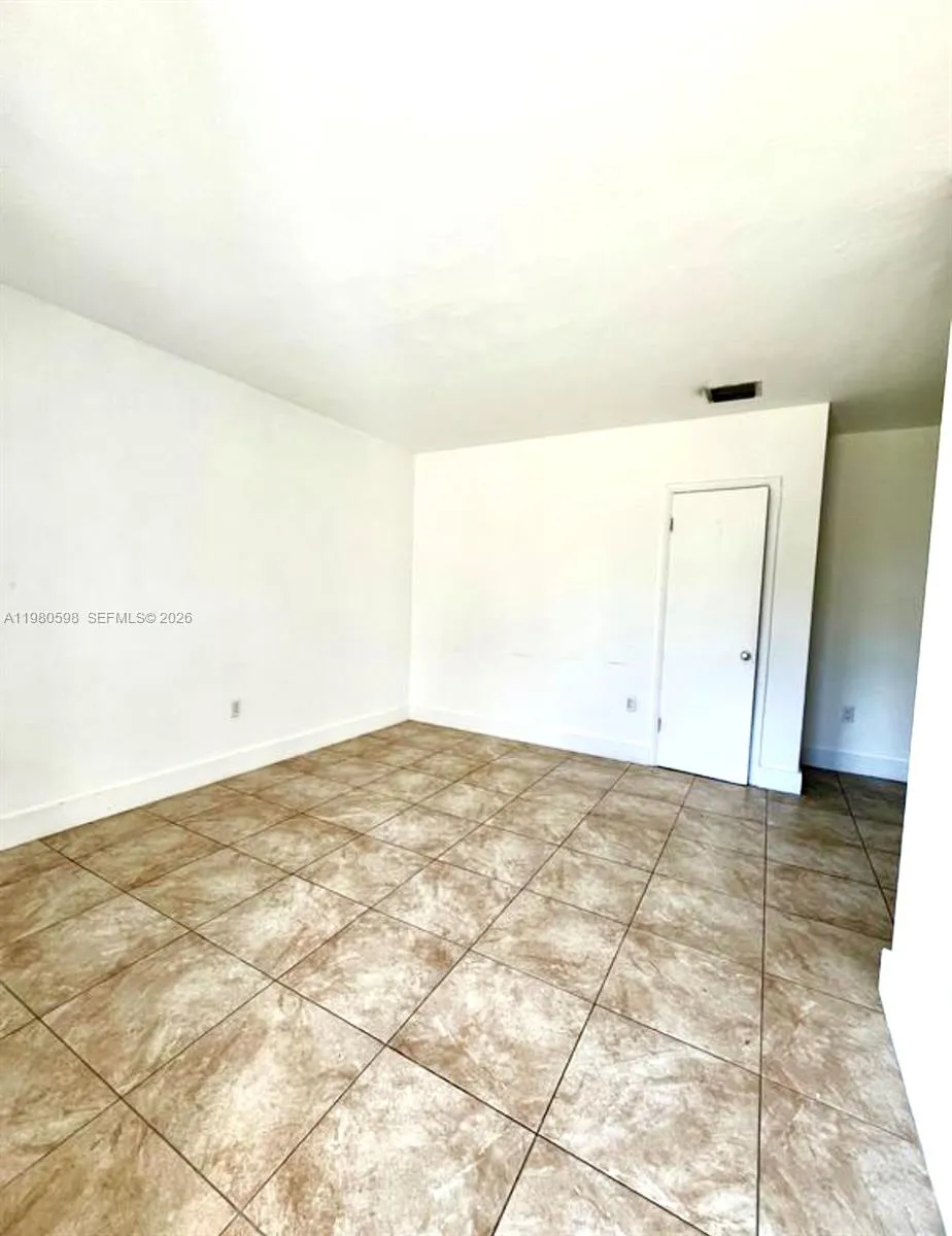1920 Nw 29th St 3, Miami, Florida 33142, Miami, Florida 33142, 1 Bedroom Bedrooms, ,1 BathroomBathrooms,Residential Lease,For Rent,1920 Nw 29th St 3, Miami, Florida 33142,A11980598