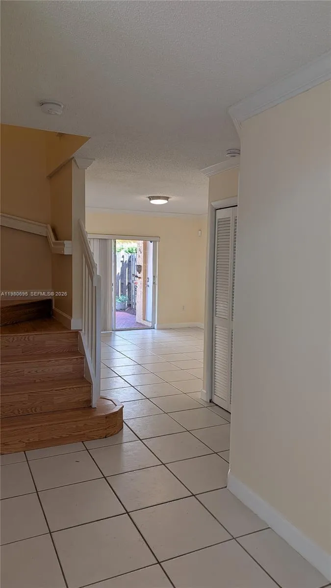 202 W Forest Oak Cir 202, Davie, Florida 33325, Davie, Florida 33325, 3 Bedrooms Bedrooms, ,2 BathroomsBathrooms,Residential Lease,For Rent,202 W Forest Oak Cir 202, Davie, Florida 33325,A11980695