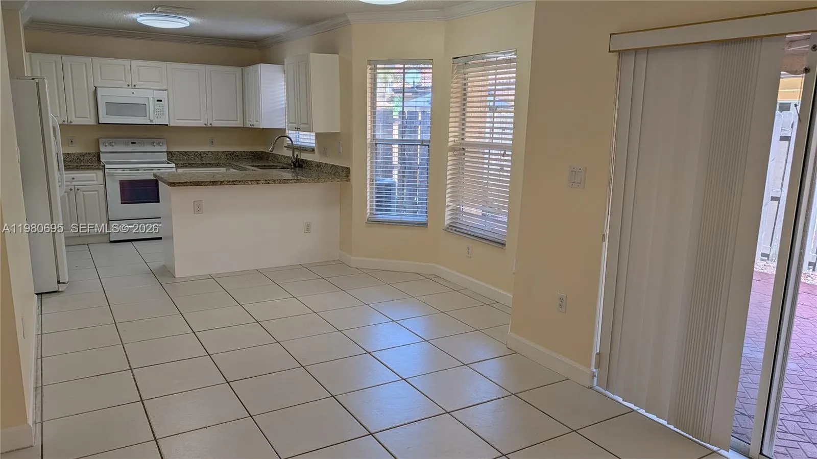 202 W Forest Oak Cir 202, Davie, Florida 33325, Davie, Florida 33325, 3 Bedrooms Bedrooms, ,2 BathroomsBathrooms,Residential Lease,For Rent,202 W Forest Oak Cir 202, Davie, Florida 33325,A11980695