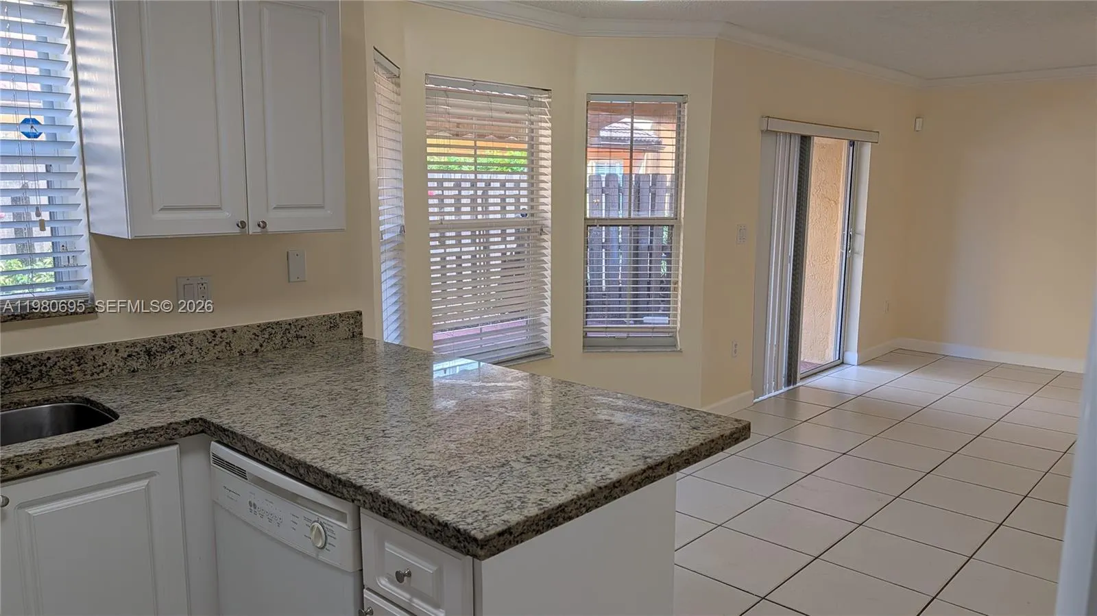 202 W Forest Oak Cir 202, Davie, Florida 33325, Davie, Florida 33325, 3 Bedrooms Bedrooms, ,2 BathroomsBathrooms,Residential Lease,For Rent,202 W Forest Oak Cir 202, Davie, Florida 33325,A11980695