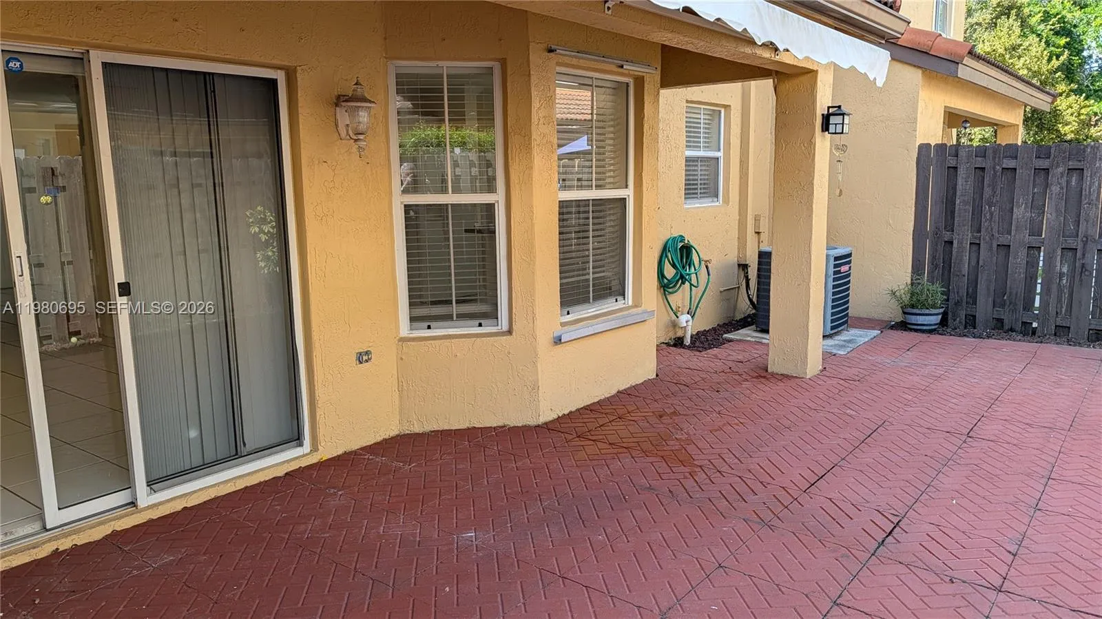 202 W Forest Oak Cir 202, Davie, Florida 33325, Davie, Florida 33325, 3 Bedrooms Bedrooms, ,2 BathroomsBathrooms,Residential Lease,For Rent,202 W Forest Oak Cir 202, Davie, Florida 33325,A11980695