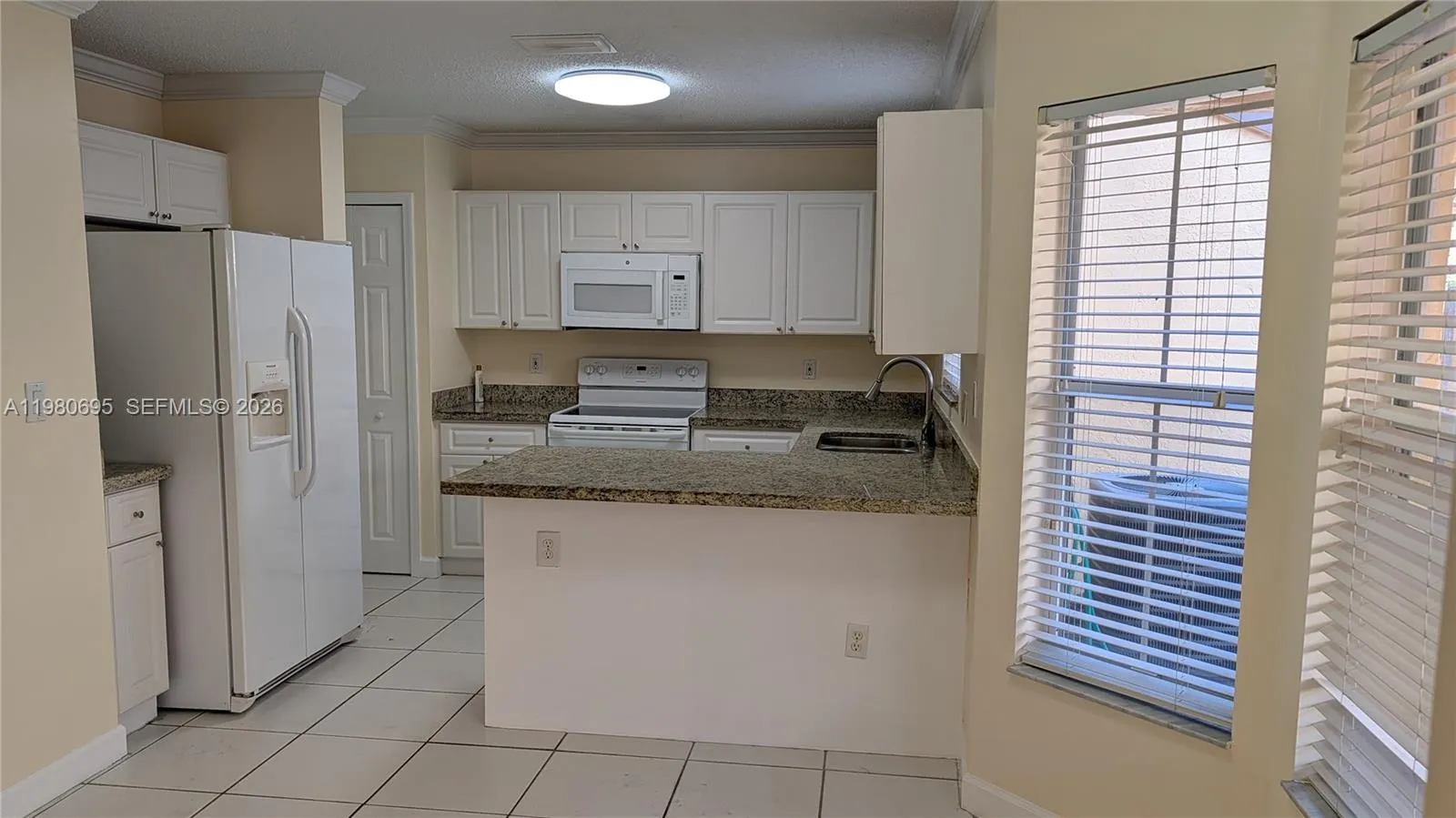 202 W Forest Oak Cir 202, Davie, Florida 33325, Davie, Florida 33325, 3 Bedrooms Bedrooms, ,2 BathroomsBathrooms,Residential Lease,For Rent,202 W Forest Oak Cir 202, Davie, Florida 33325,A11980695