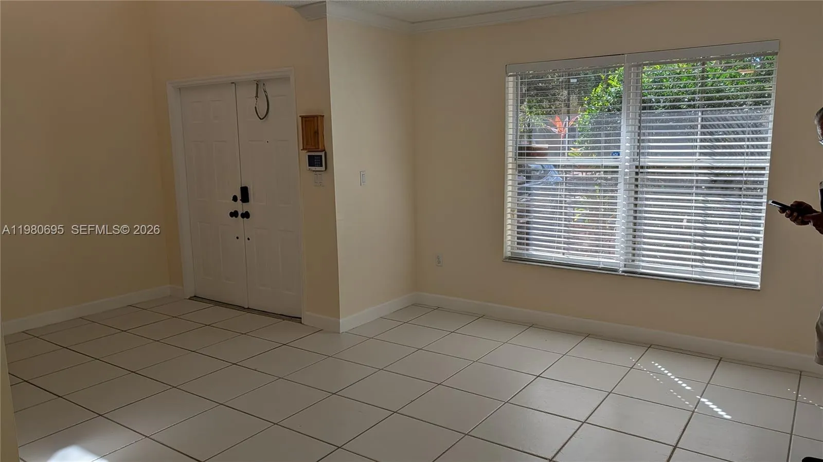 202 W Forest Oak Cir 202, Davie, Florida 33325, Davie, Florida 33325, 3 Bedrooms Bedrooms, ,2 BathroomsBathrooms,Residential Lease,For Rent,202 W Forest Oak Cir 202, Davie, Florida 33325,A11980695