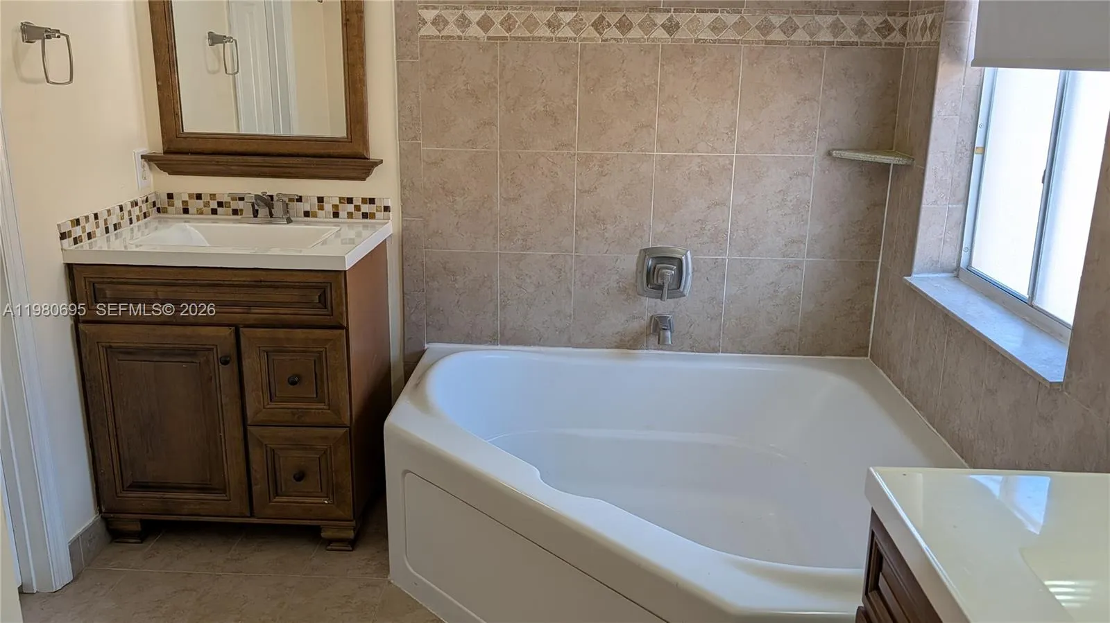 202 W Forest Oak Cir 202, Davie, Florida 33325, Davie, Florida 33325, 3 Bedrooms Bedrooms, ,2 BathroomsBathrooms,Residential Lease,For Rent,202 W Forest Oak Cir 202, Davie, Florida 33325,A11980695