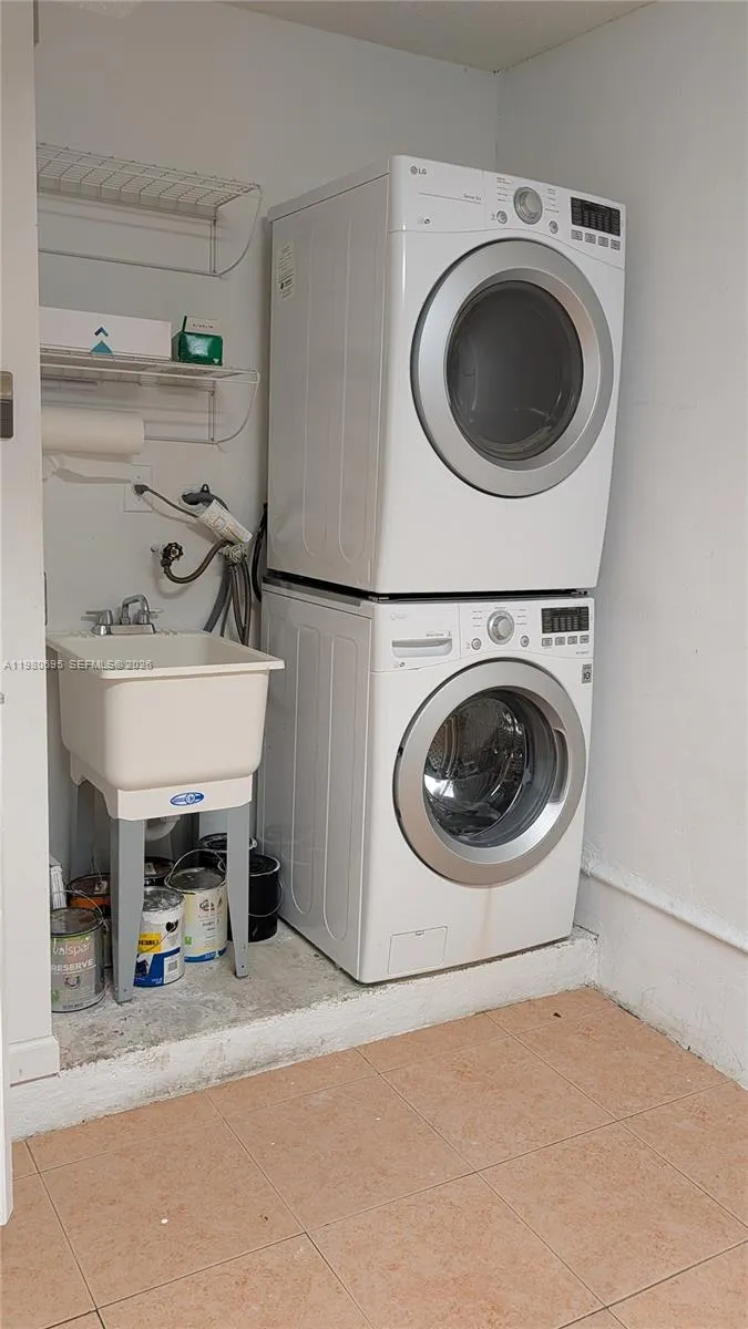 202 W Forest Oak Cir 202, Davie, Florida 33325, Davie, Florida 33325, 3 Bedrooms Bedrooms, ,2 BathroomsBathrooms,Residential Lease,For Rent,202 W Forest Oak Cir 202, Davie, Florida 33325,A11980695