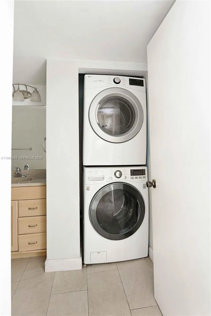 8006 Sw 149th Ave D403, Miami, Florida 33193, Miami, Florida 33193, 2 Bedrooms Bedrooms, ,2 BathroomsBathrooms,Residential Lease,For Rent,8006 Sw 149th Ave D403, Miami, Florida 33193,A11980689
