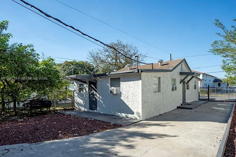 2378 Nw 60th St, Miami, Florida 33142, Miami, Florida 33142, ,Residential Income,For Sale,2378 Nw 60th St, Miami, Florida 33142,A11980749