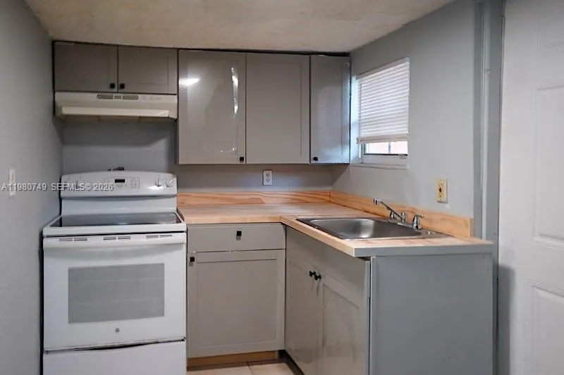 2378 Nw 60th St, Miami, Florida 33142, Miami, Florida 33142, ,Residential Income,For Sale,2378 Nw 60th St, Miami, Florida 33142,A11980749