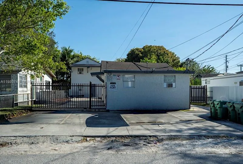 2378 Nw 60th St, Miami, Florida 33142, Miami, Florida 33142, ,Residential Income,For Sale,2378 Nw 60th St, Miami, Florida 33142,A11980749
