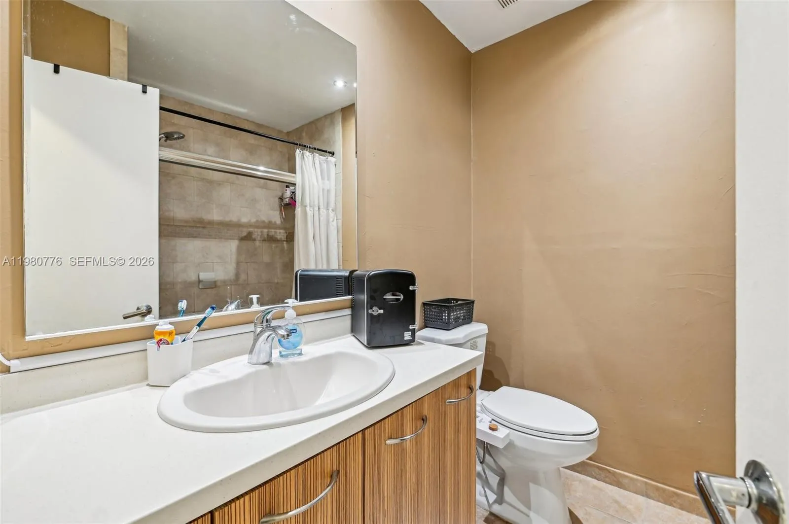1901 Nw S River Dr 16b, Miami, Florida 33125, Miami, Florida 33125, 2 Bedrooms Bedrooms, ,1 BathroomBathrooms,Residential,For Sale,1901 Nw S River Dr 16b, Miami, Florida 33125,A11980776