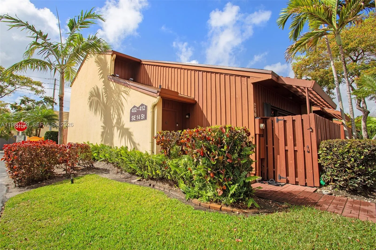 402 Se 14th St, Dania Beach, Florida 33004, Dania Beach, Florida 33004, 2 Bedrooms Bedrooms, ,2 BathroomsBathrooms,Residential,For Sale,402 Se 14th St, Dania Beach, Florida 33004,A11980759