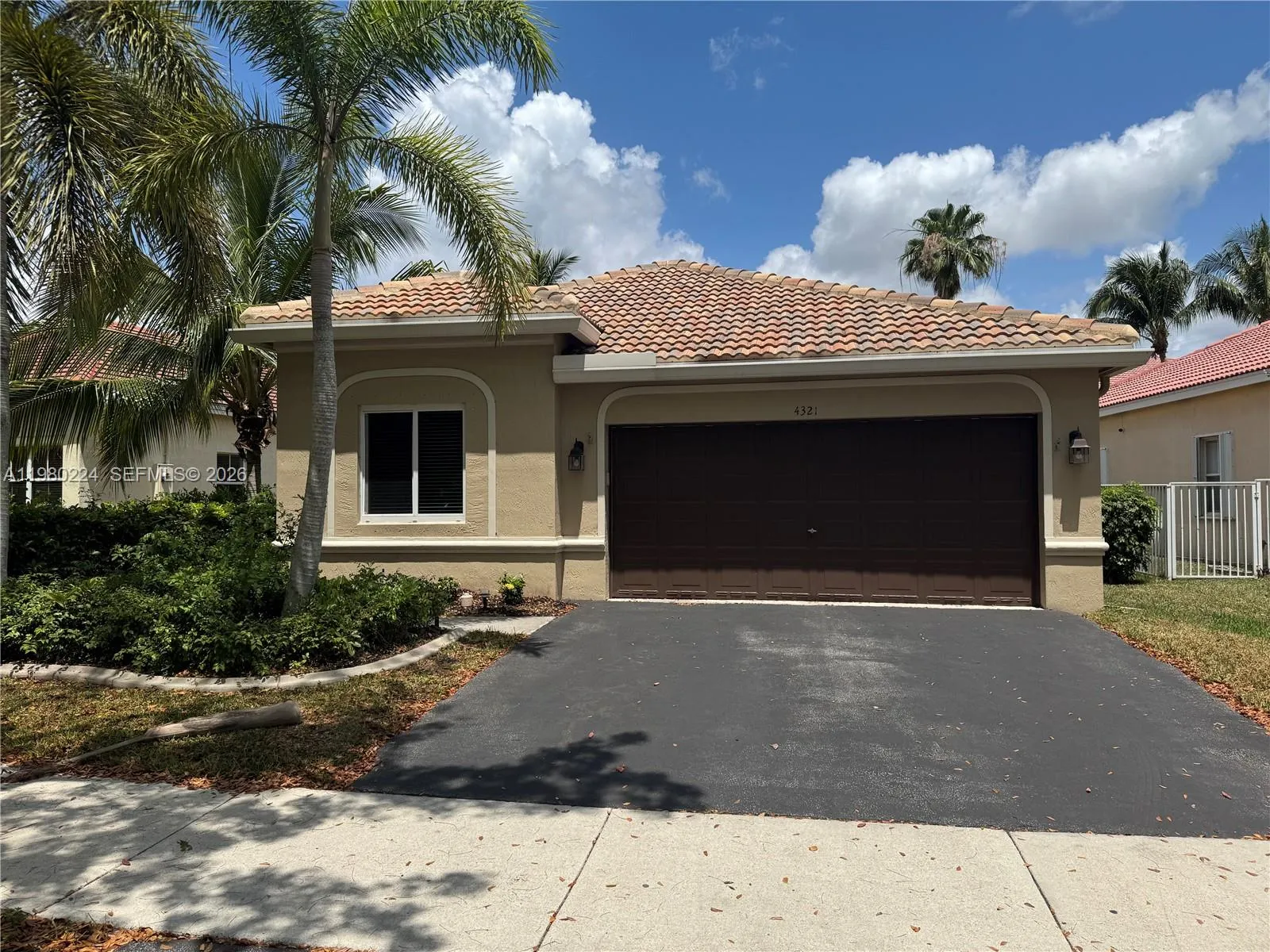 4321 Willow Ridge Dr, Weston, Florida 33331, Weston, Florida 33331, 4 Bedrooms Bedrooms, ,2 BathroomsBathrooms,Residential,For Sale,4321 Willow Ridge Dr, Weston, Florida 33331,A11980224