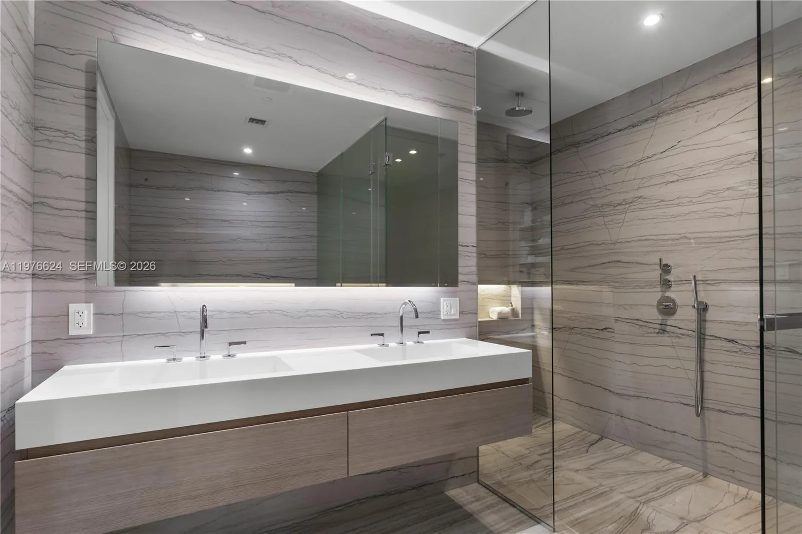 8701 Collins Ave 604, Miami Beach, Florida 33154, Miami Beach, Florida 33154, 2 Bedrooms Bedrooms, ,2 BathroomsBathrooms,Residential Lease,For Rent,8701 Collins Ave 604, Miami Beach, Florida 33154,A11976624