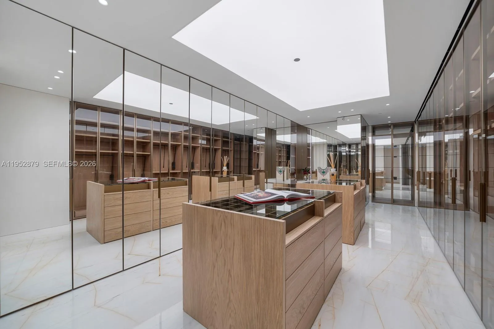 10203 Collins Ave 2701, Bal Harbour, Florida 33154, Bal Harbour, Florida 33154, 5 Bedrooms Bedrooms, ,5 BathroomsBathrooms,Residential,For Sale,10203 Collins Ave 2701, Bal Harbour, Florida 33154,A11952879