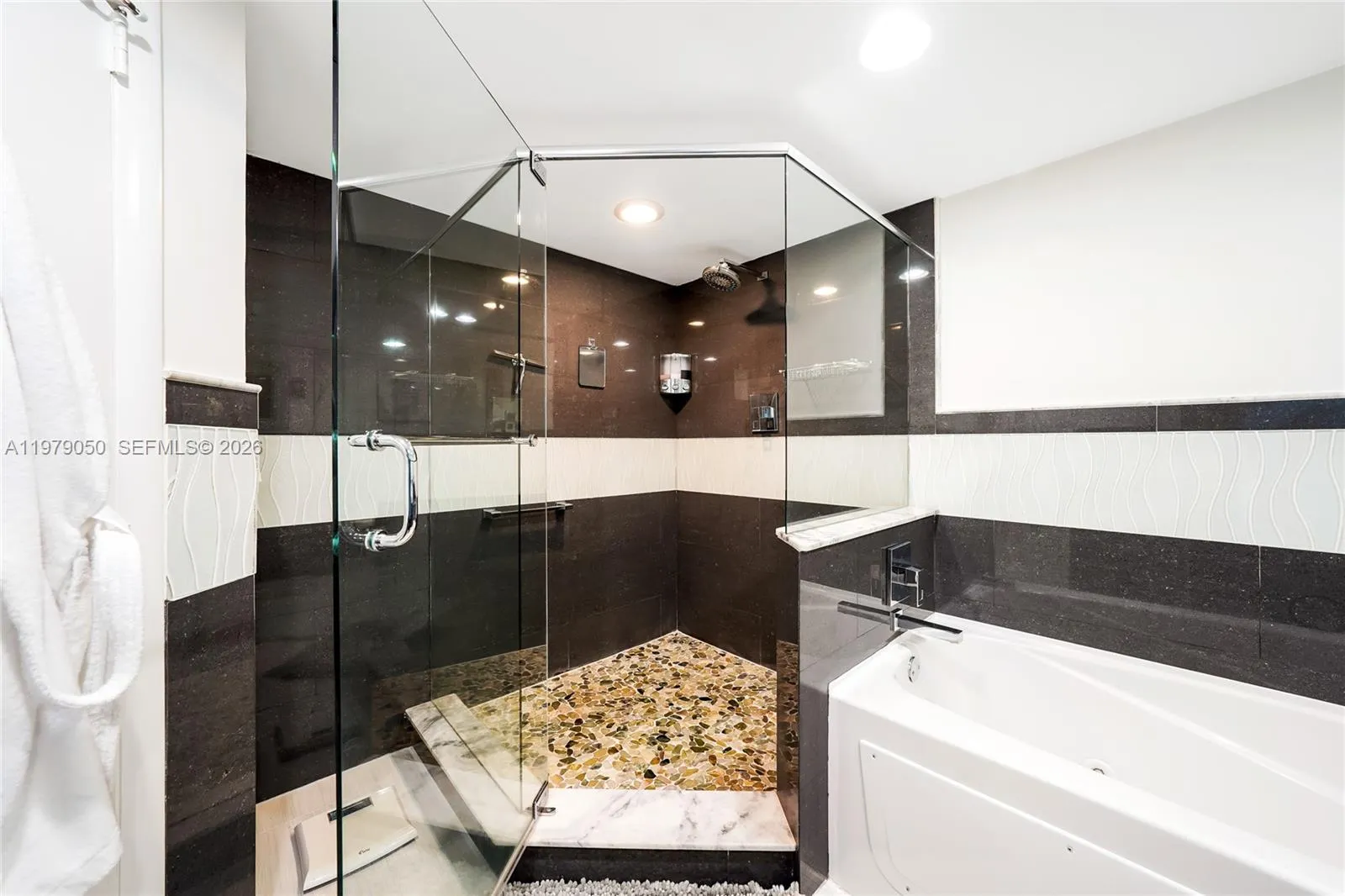 4020 Galt Ocean Dr 1406, Fort Lauderdale, Florida, Fort Lauderdale, Florida 33308, 2 Bedrooms Bedrooms, ,2 BathroomsBathrooms,Residential Lease,For Rent,4020 Galt Ocean Dr 1406, Fort Lauderdale, Florida ,A11979050