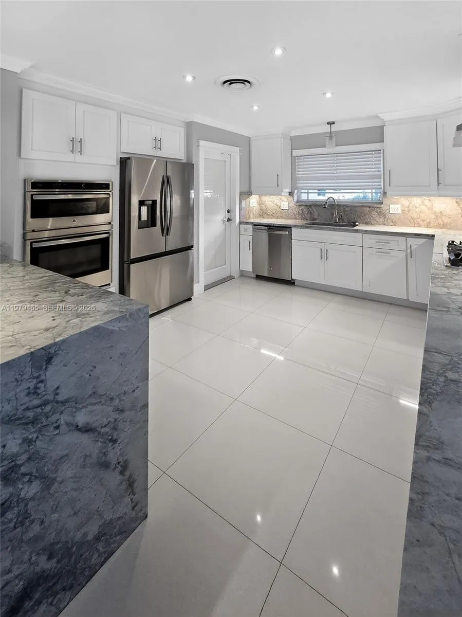 3608 Cleveland St, Hollywood, Florida 33021, Hollywood, Florida 33021, 3 Bedrooms Bedrooms, ,2 BathroomsBathrooms,Residential Lease,For Rent,3608 Cleveland St, Hollywood, Florida 33021,A11979465