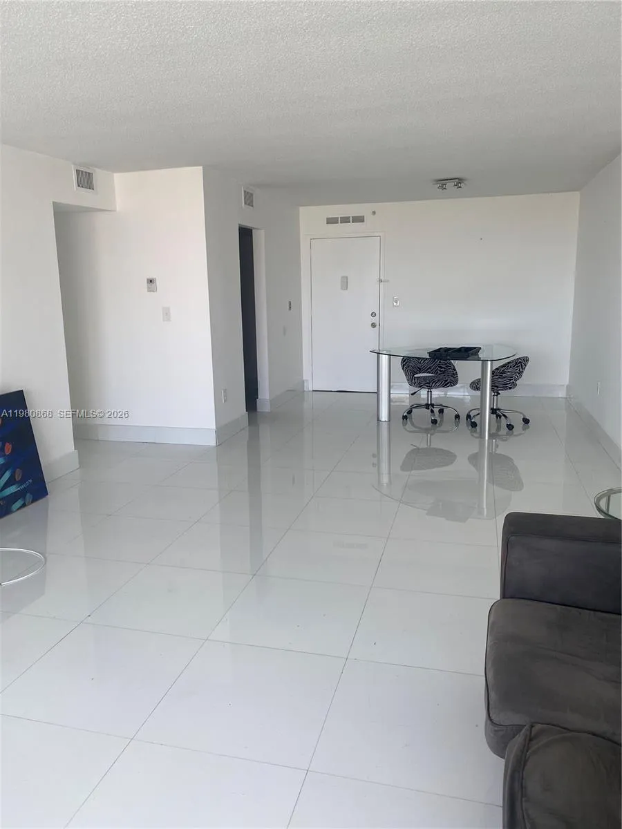 2780 Ne 183rd St 909, Aventura, Florida 33160, Aventura, Florida 33160, 2 Bedrooms Bedrooms, ,2 BathroomsBathrooms,Residential Lease,For Rent,2780 Ne 183rd St 909, Aventura, Florida 33160,A11980868