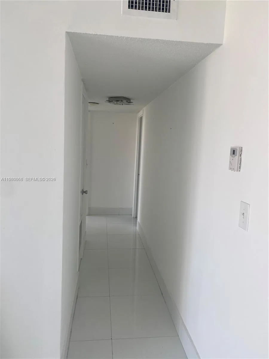 2780 Ne 183rd St 909, Aventura, Florida 33160, Aventura, Florida 33160, 2 Bedrooms Bedrooms, ,2 BathroomsBathrooms,Residential Lease,For Rent,2780 Ne 183rd St 909, Aventura, Florida 33160,A11980868