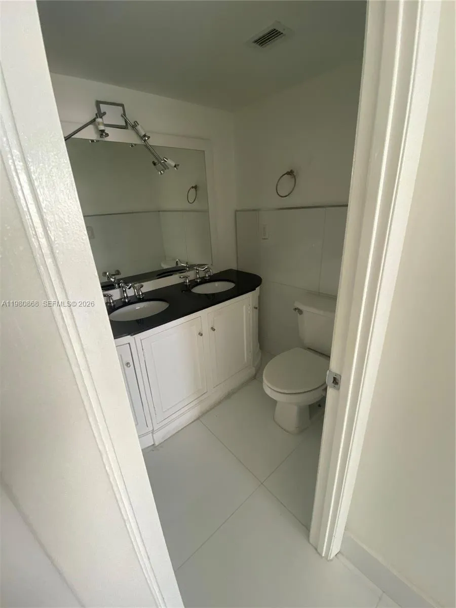 2780 Ne 183rd St 909, Aventura, Florida 33160, Aventura, Florida 33160, 2 Bedrooms Bedrooms, ,2 BathroomsBathrooms,Residential Lease,For Rent,2780 Ne 183rd St 909, Aventura, Florida 33160,A11980868