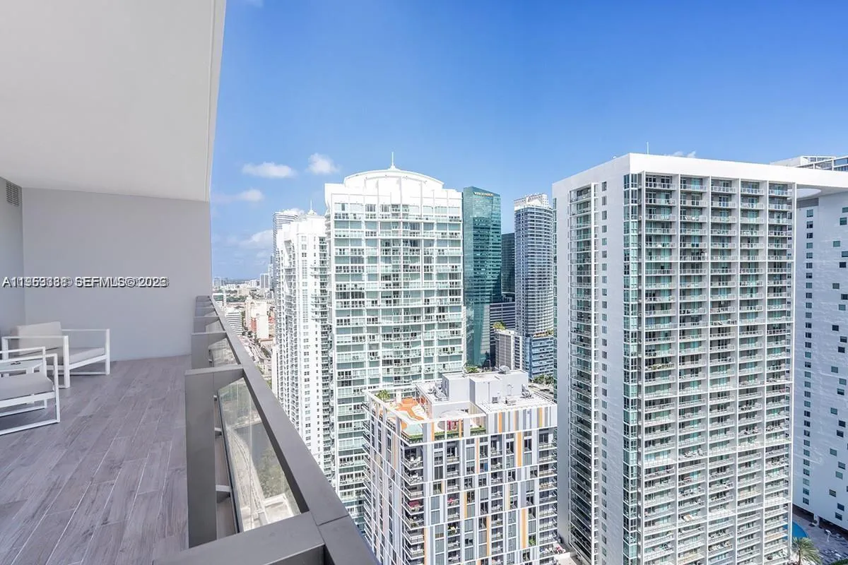 68 Se 6th St 2807, Miami, Florida 33131, Miami, Florida 33131, 2 Bedrooms Bedrooms, ,2 BathroomsBathrooms,Residential,For Sale,68 Se 6th St 2807, Miami, Florida 33131,A11969388
