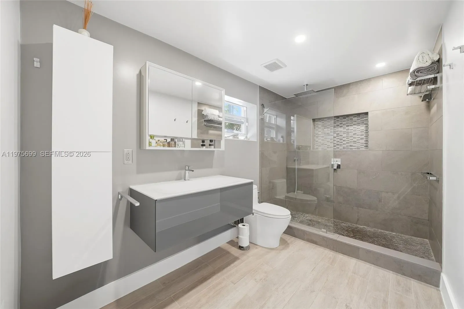2190 Sw 20th St, Miami, Florida 33145, Miami, Florida 33145, 3 Bedrooms Bedrooms, ,2 BathroomsBathrooms,Residential,For Sale,2190 Sw 20th St, Miami, Florida 33145,A11975699