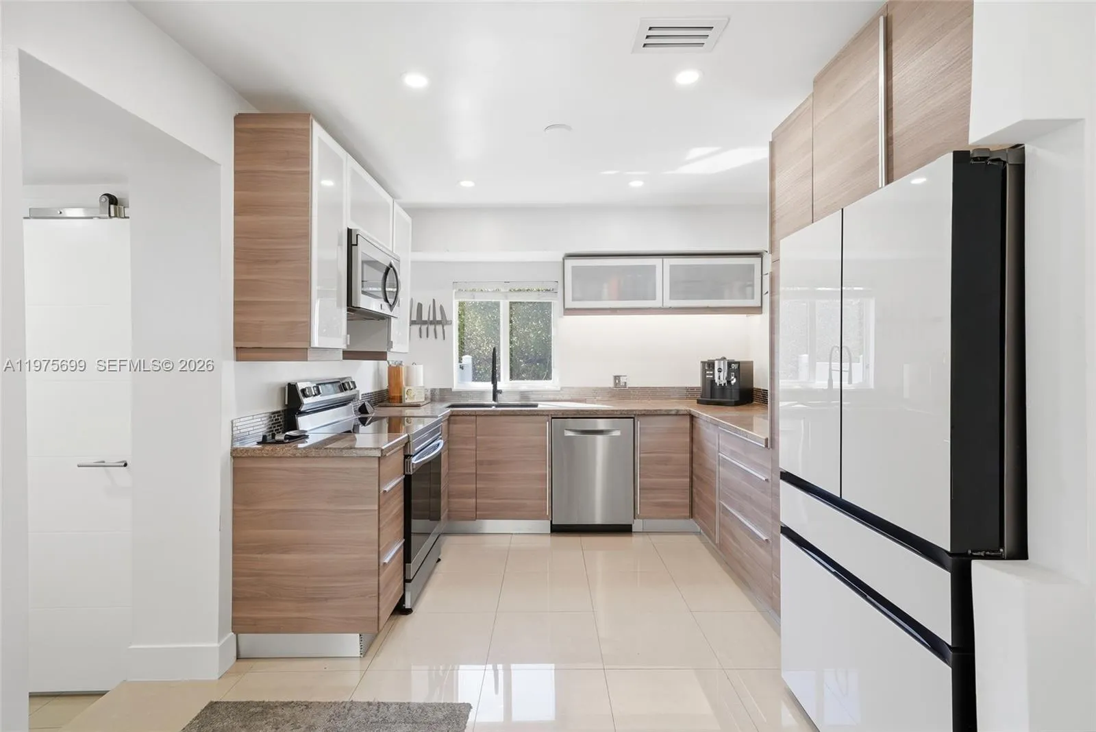 2190 Sw 20th St, Miami, Florida 33145, Miami, Florida 33145, 3 Bedrooms Bedrooms, ,2 BathroomsBathrooms,Residential,For Sale,2190 Sw 20th St, Miami, Florida 33145,A11975699