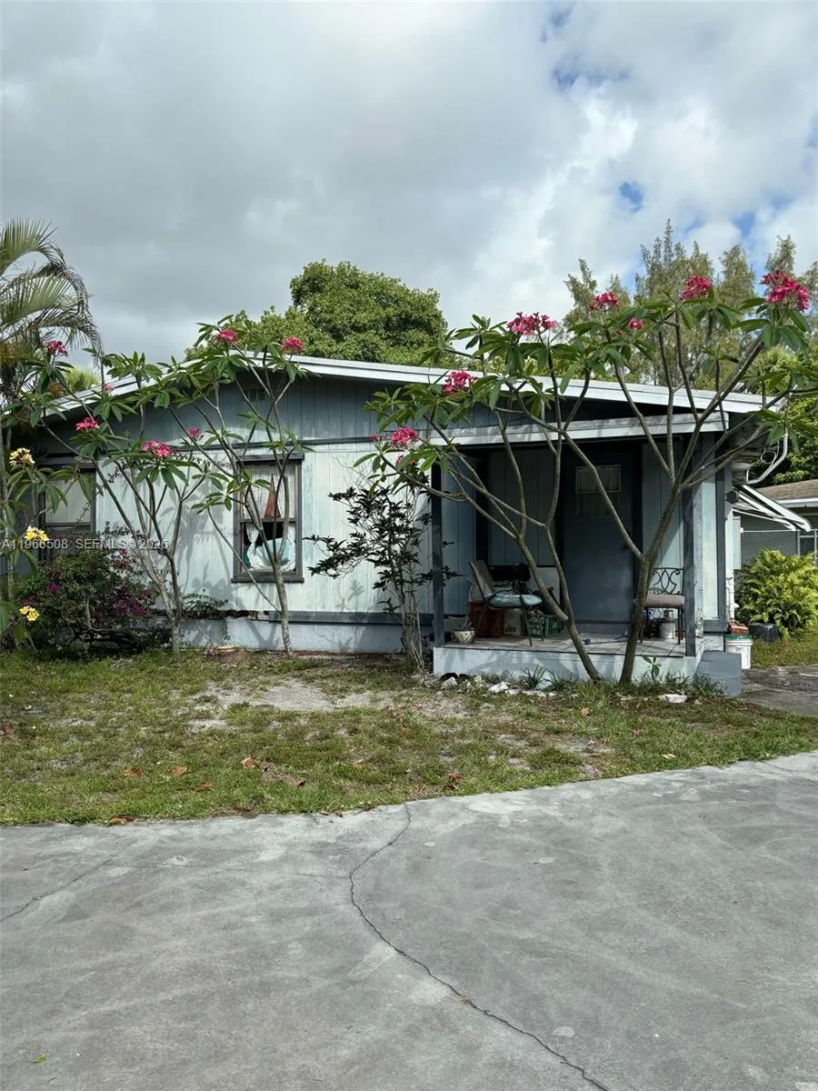 5096 Sw 28 Ter, Dania Beach, Florida 33312, Dania Beach, Florida 33312, 3 Bedrooms Bedrooms, ,2 BathroomsBathrooms,Residential,For Sale,5096 Sw 28 Ter, Dania Beach, Florida 33312,A11966508
