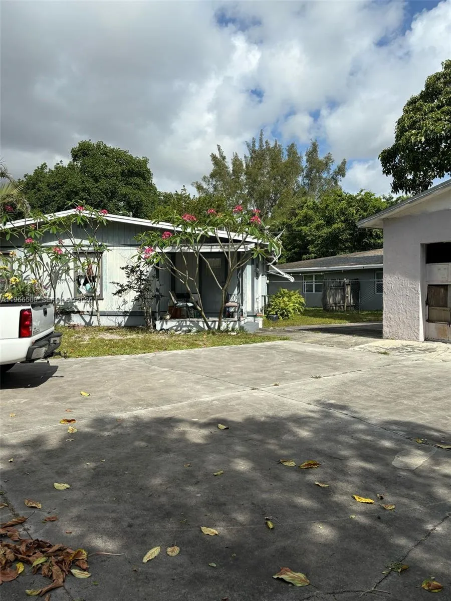 5096 Sw 28 Ter, Dania Beach, Florida 33312, Dania Beach, Florida 33312, 3 Bedrooms Bedrooms, ,2 BathroomsBathrooms,Residential,For Sale,5096 Sw 28 Ter, Dania Beach, Florida 33312,A11966508