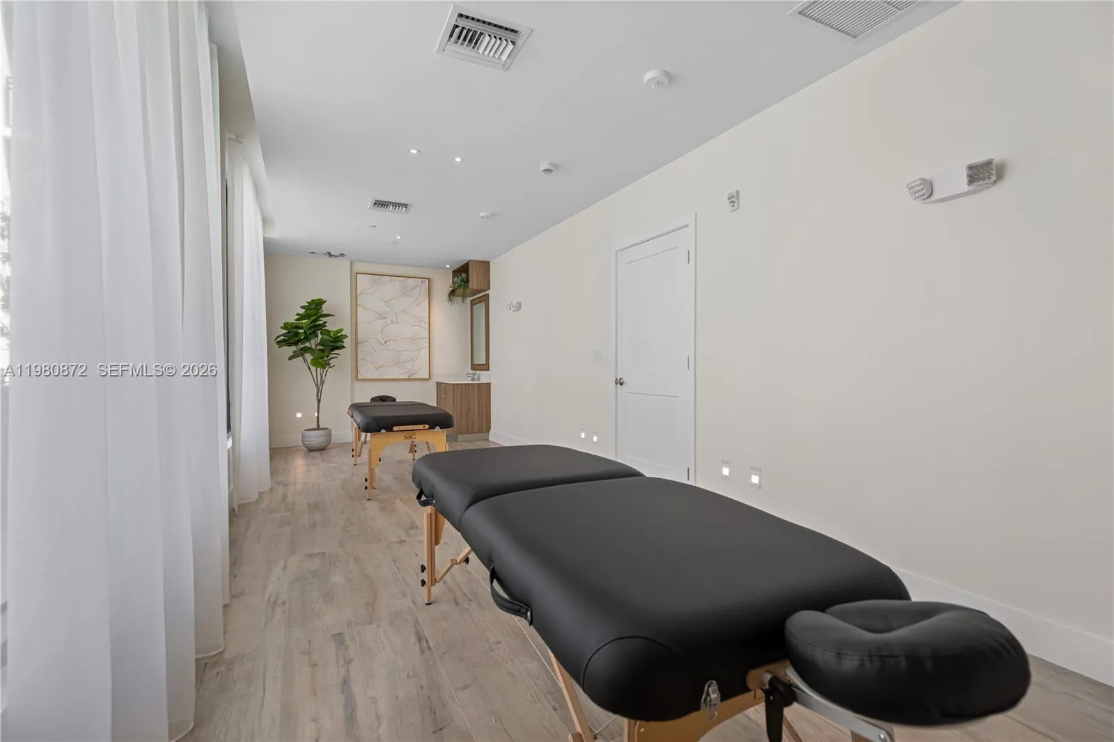 Spa - Massage Therapy - Zen Suite