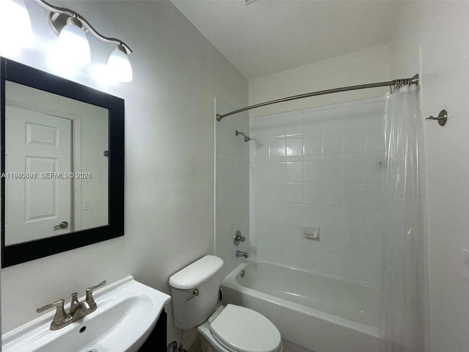 5440 Nw 107th Ave 201, Doral, Florida 33178, Doral, Florida 33178, 3 Bedrooms Bedrooms, ,3 BathroomsBathrooms,Residential Lease,For Rent,5440 Nw 107th Ave 201, Doral, Florida 33178,A11980891