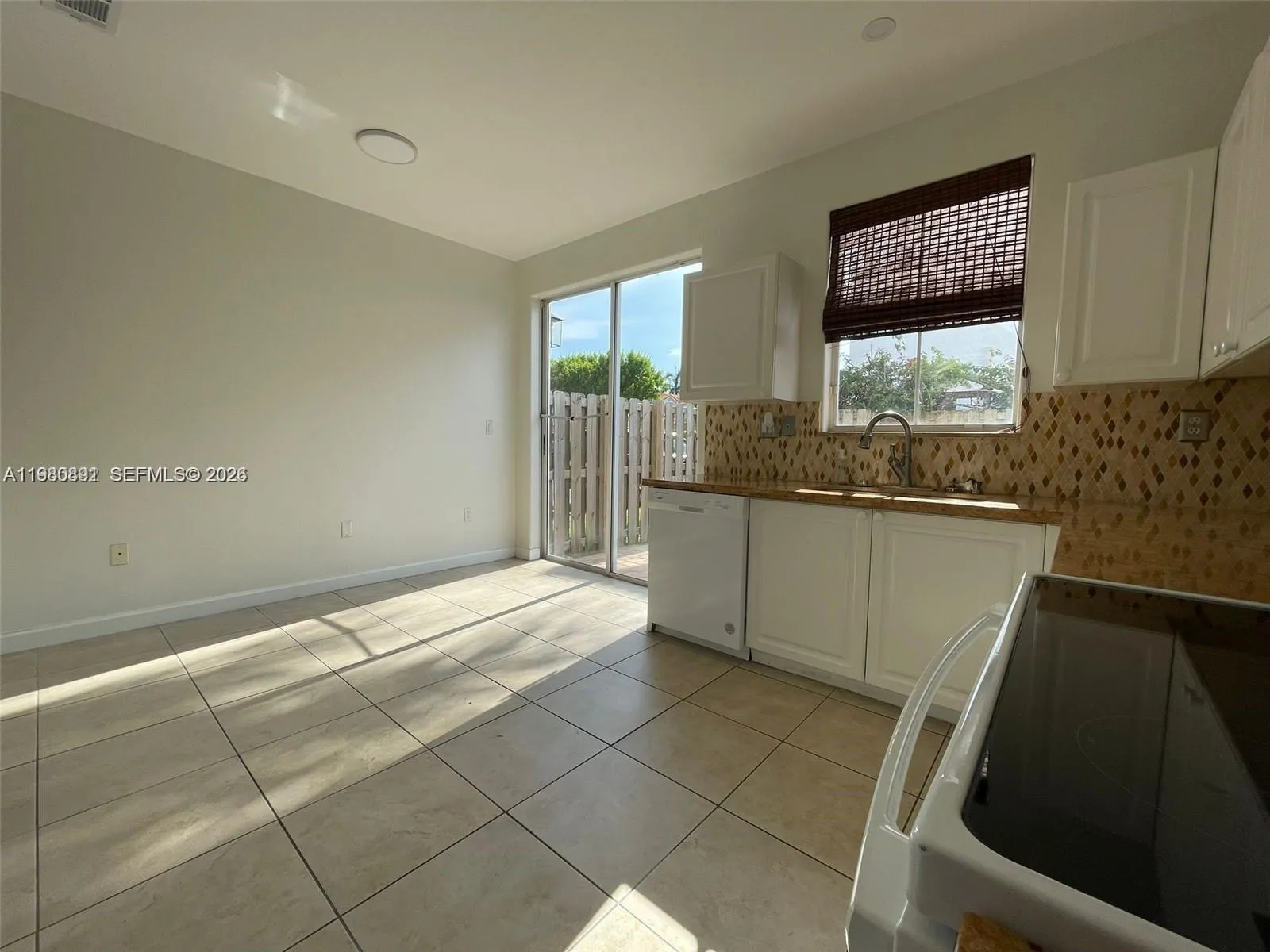 5440 Nw 107th Ave 201, Doral, Florida 33178, Doral, Florida 33178, 3 Bedrooms Bedrooms, ,3 BathroomsBathrooms,Residential Lease,For Rent,5440 Nw 107th Ave 201, Doral, Florida 33178,A11980891