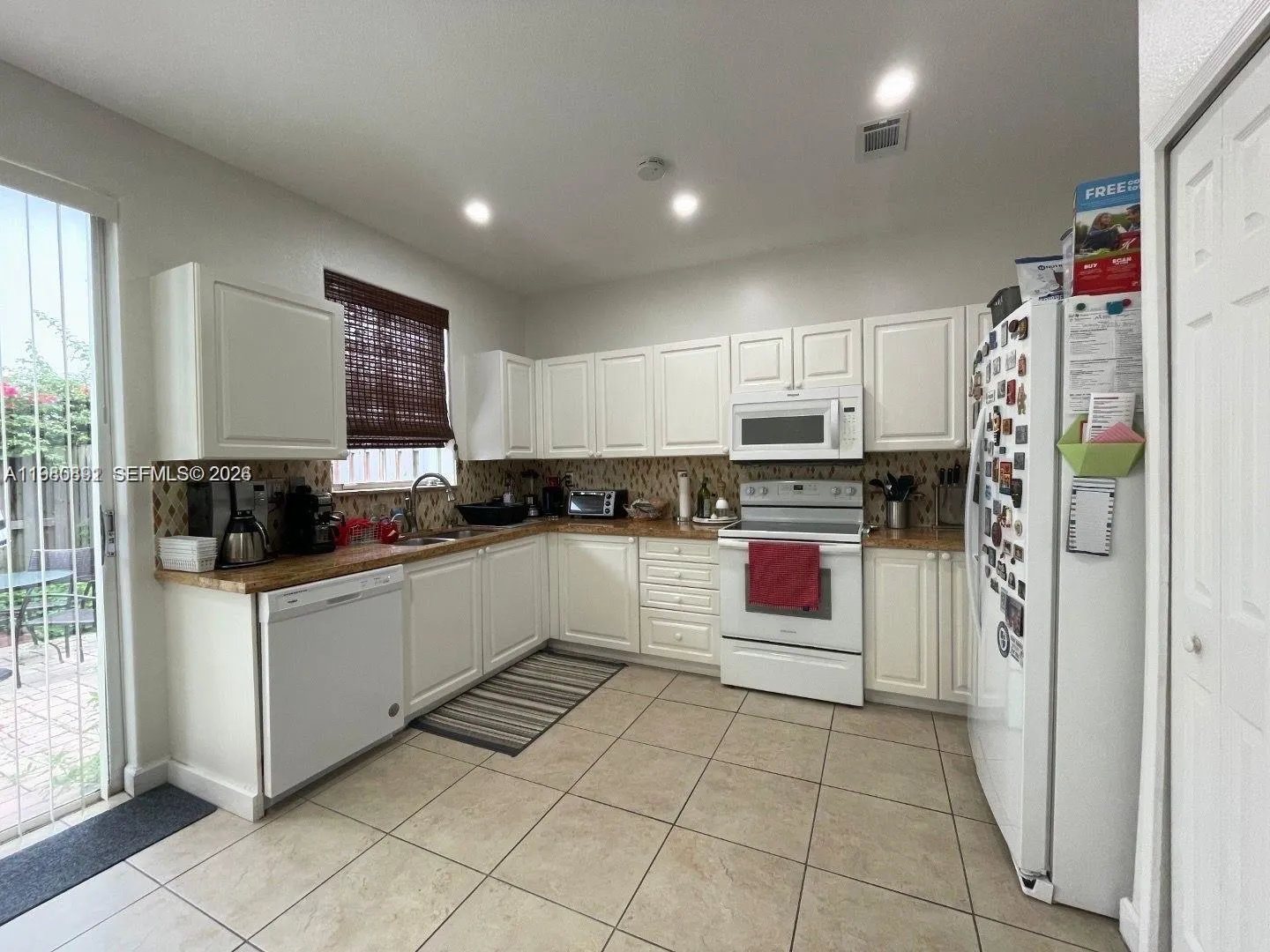 5440 Nw 107th Ave 201, Doral, Florida 33178, Doral, Florida 33178, 3 Bedrooms Bedrooms, ,3 BathroomsBathrooms,Residential Lease,For Rent,5440 Nw 107th Ave 201, Doral, Florida 33178,A11980891