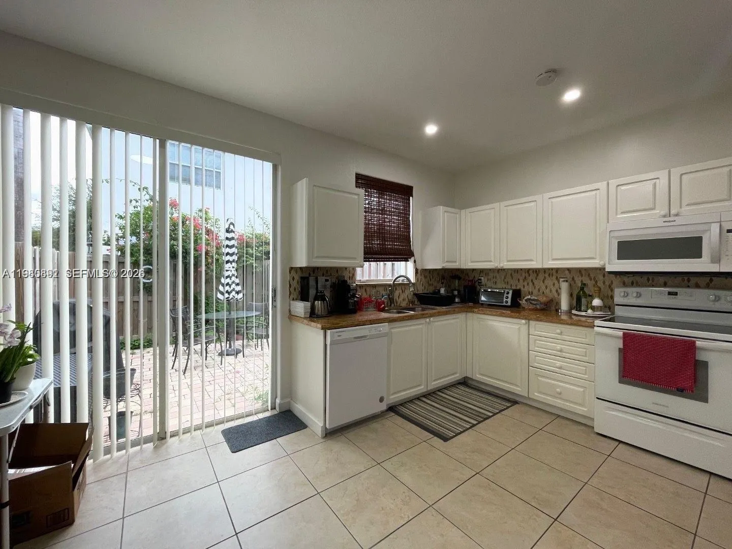 5440 Nw 107th Ave 201, Doral, Florida 33178, Doral, Florida 33178, 3 Bedrooms Bedrooms, ,3 BathroomsBathrooms,Residential Lease,For Rent,5440 Nw 107th Ave 201, Doral, Florida 33178,A11980891