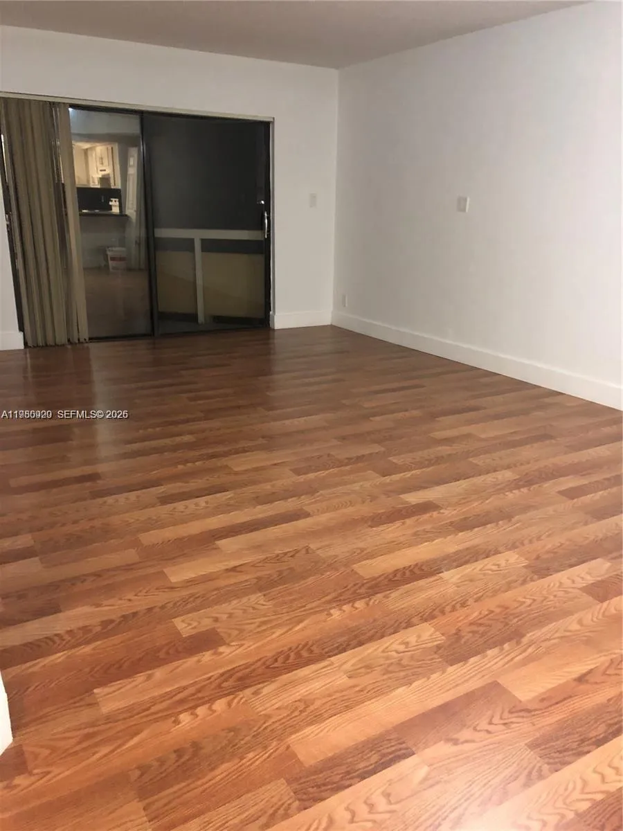 8290 Lake Dr 349, Doral, Florida 33166, Doral, Florida 33166, 1 Bedroom Bedrooms, ,1 BathroomBathrooms,Residential,For Sale,8290 Lake Dr 349, Doral, Florida 33166,A11980920