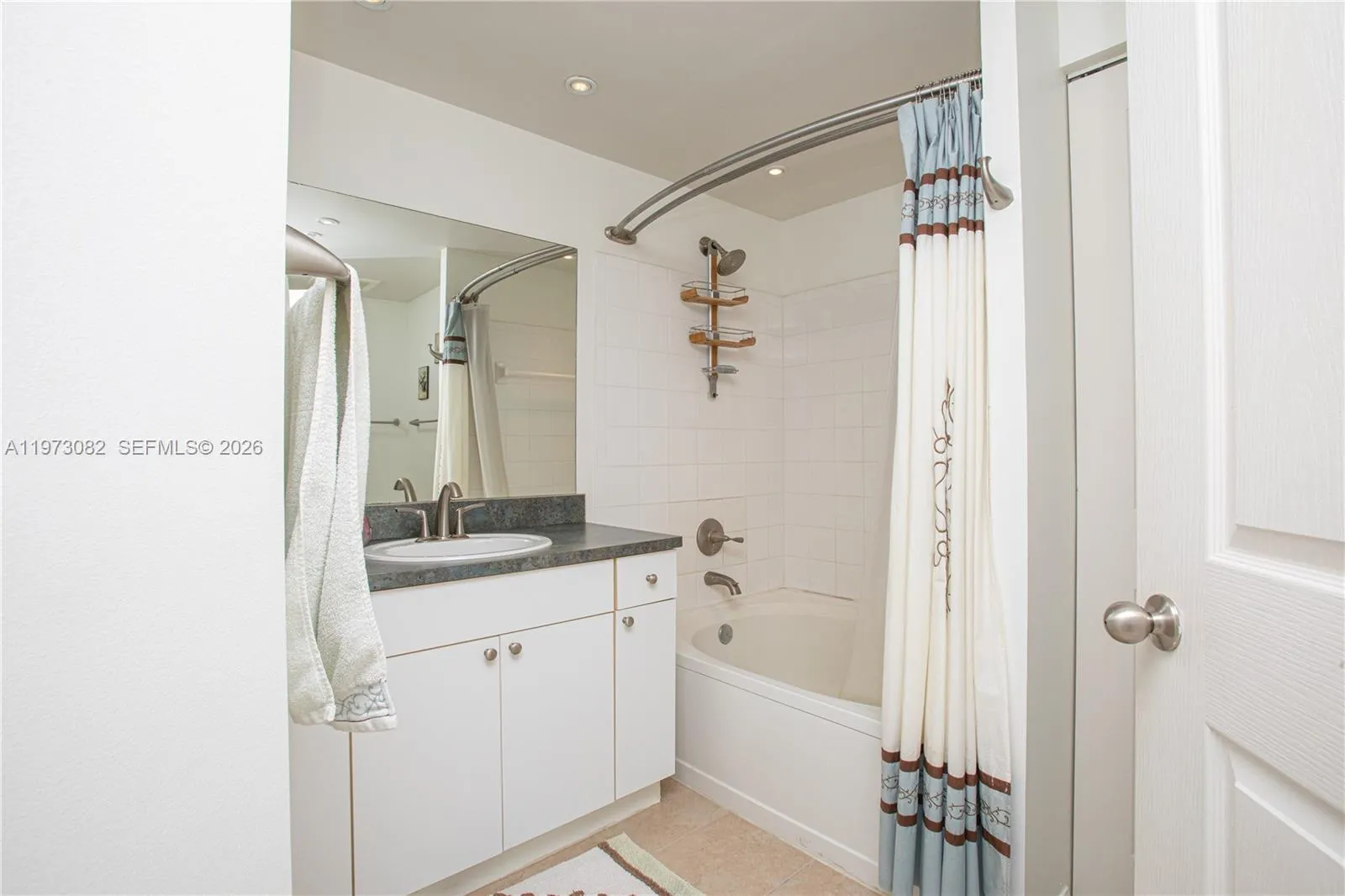 9172 Ne Collins Ave 312, Surfside, Florida 33154, Surfside, Florida 33154, 2 Bedrooms Bedrooms, ,2 BathroomsBathrooms,Residential Lease,For Rent,9172 Ne Collins Ave 312, Surfside, Florida 33154,A11973082