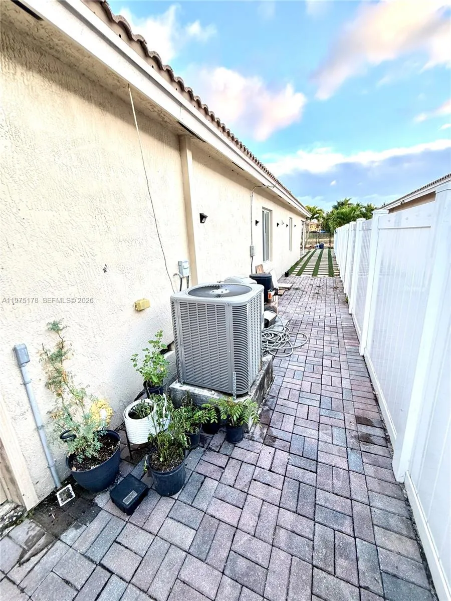 12718 Sw 47th St, Miramar, Florida 33027, Miramar, Florida 33027, 4 Bedrooms Bedrooms, ,2 BathroomsBathrooms,Residential,For Sale,12718 Sw 47th St, Miramar, Florida 33027,A11975178