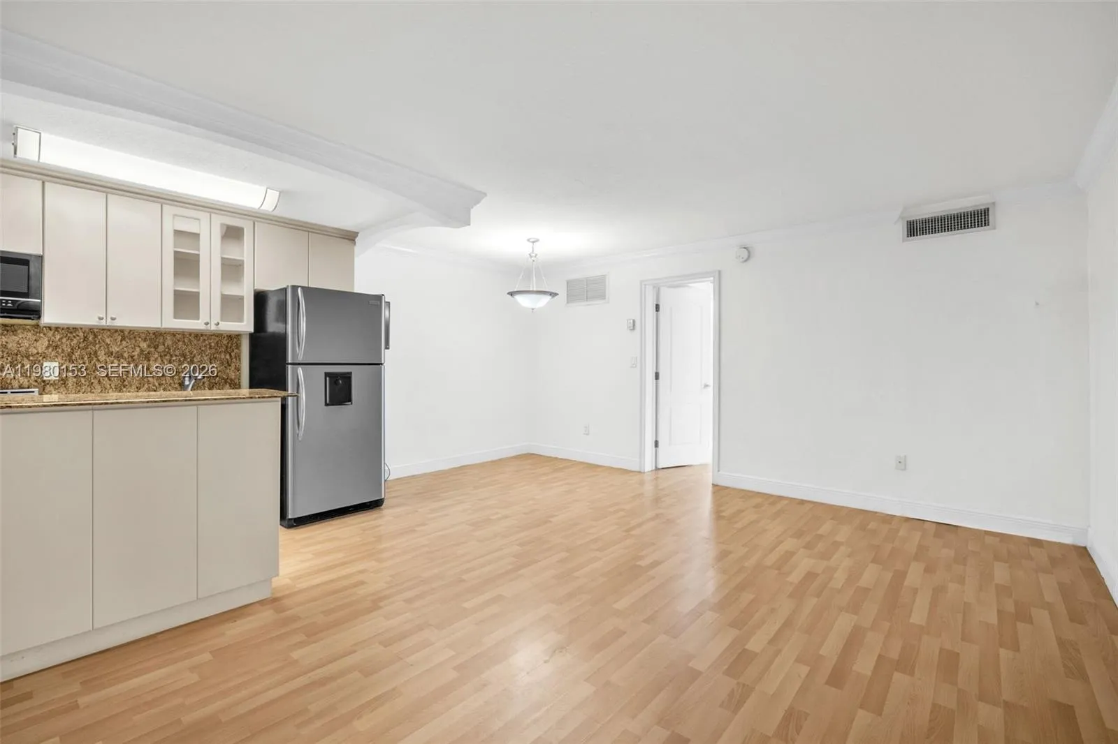 3245 Virginia St 39, Miami, Florida 33133, Miami, Florida 33133, 1 Bedroom Bedrooms, ,1 BathroomBathrooms,Residential Lease,For Rent,3245 Virginia St 39, Miami, Florida 33133,A11980153
